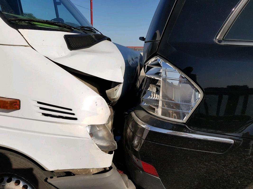 Mercedes Sprinter двигался по маршруту №136 Mercedes Sprinter двигался по маршруту №136