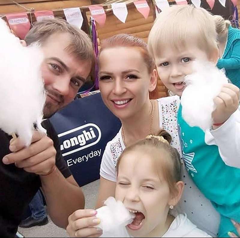 Дина и Иван Киливник и их дети — Дарья и Тихон, из Днепра