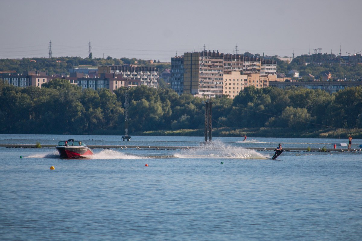 В Днепре продолжается Чемпионат Европы по воднолыжному спорту