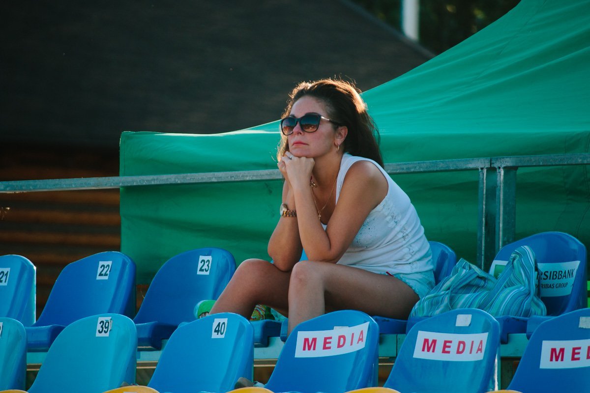 В соревнованиях принимают участие около 140 спортсменов до 17 лет