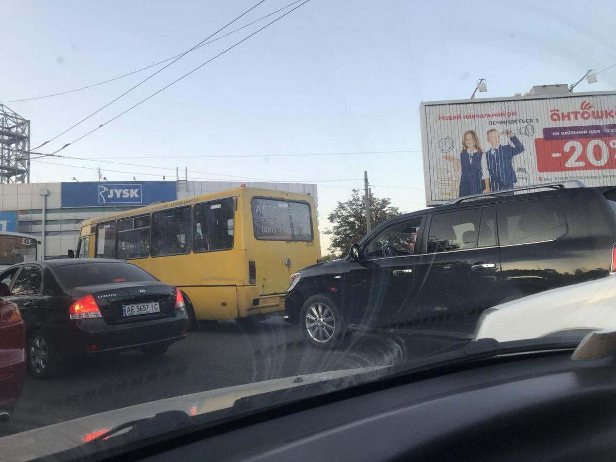 Движение на Новом мосту затруднено, в сторону правого берега огромная «пробка»