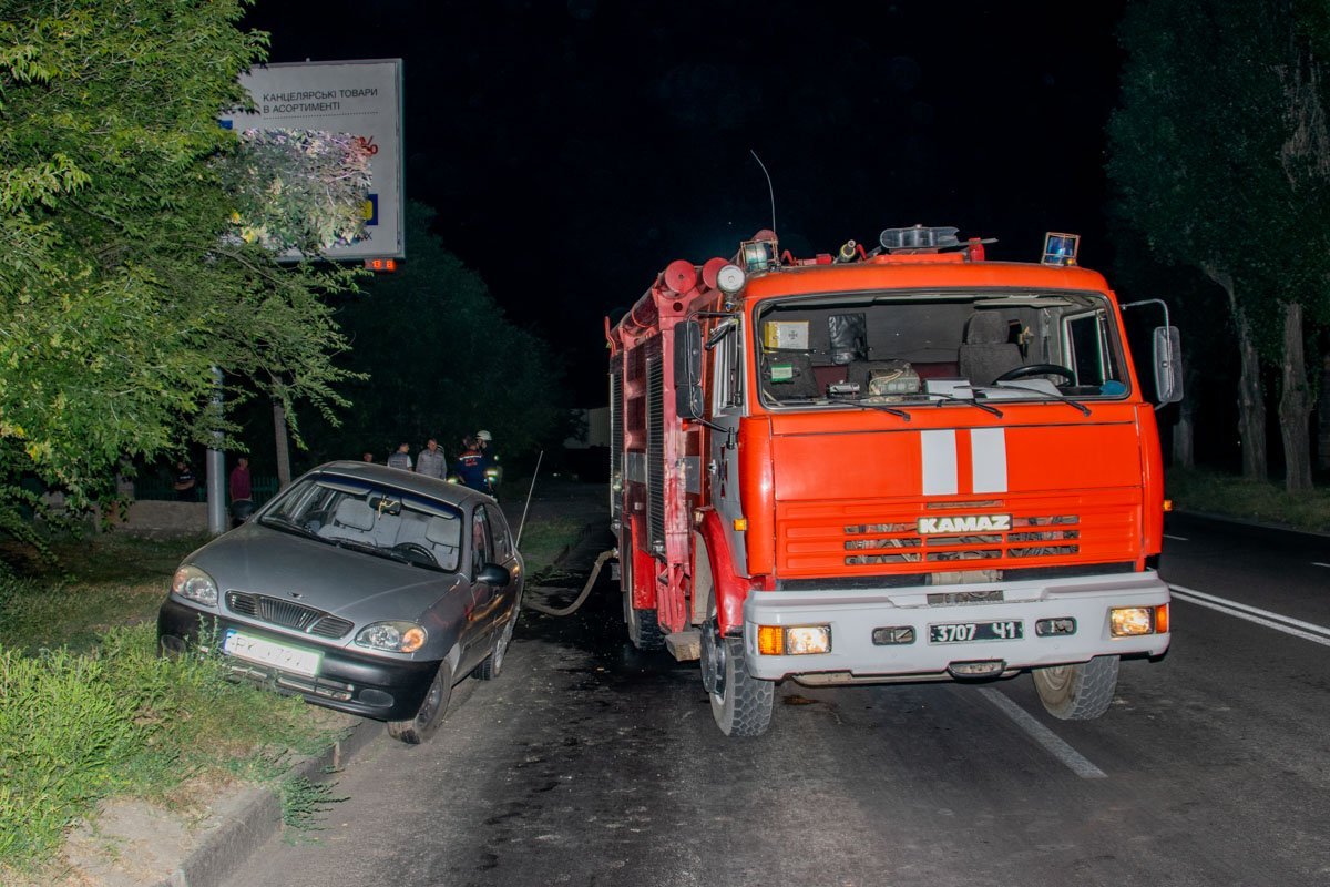 Авто понесло из-за пожарной пены Авто понесло из-за пожарной пены