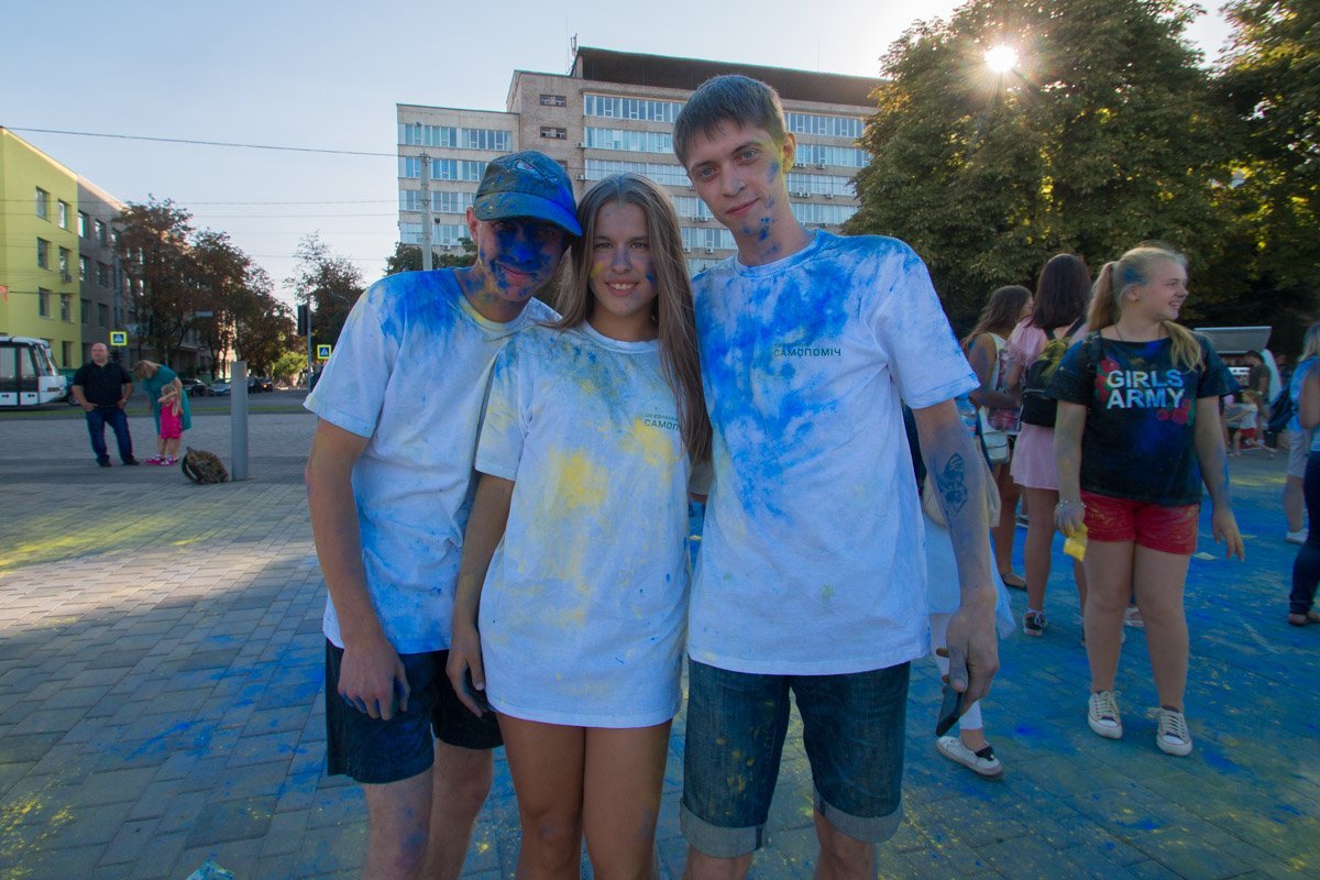 Сине-желтые цвета в наших сердцах 