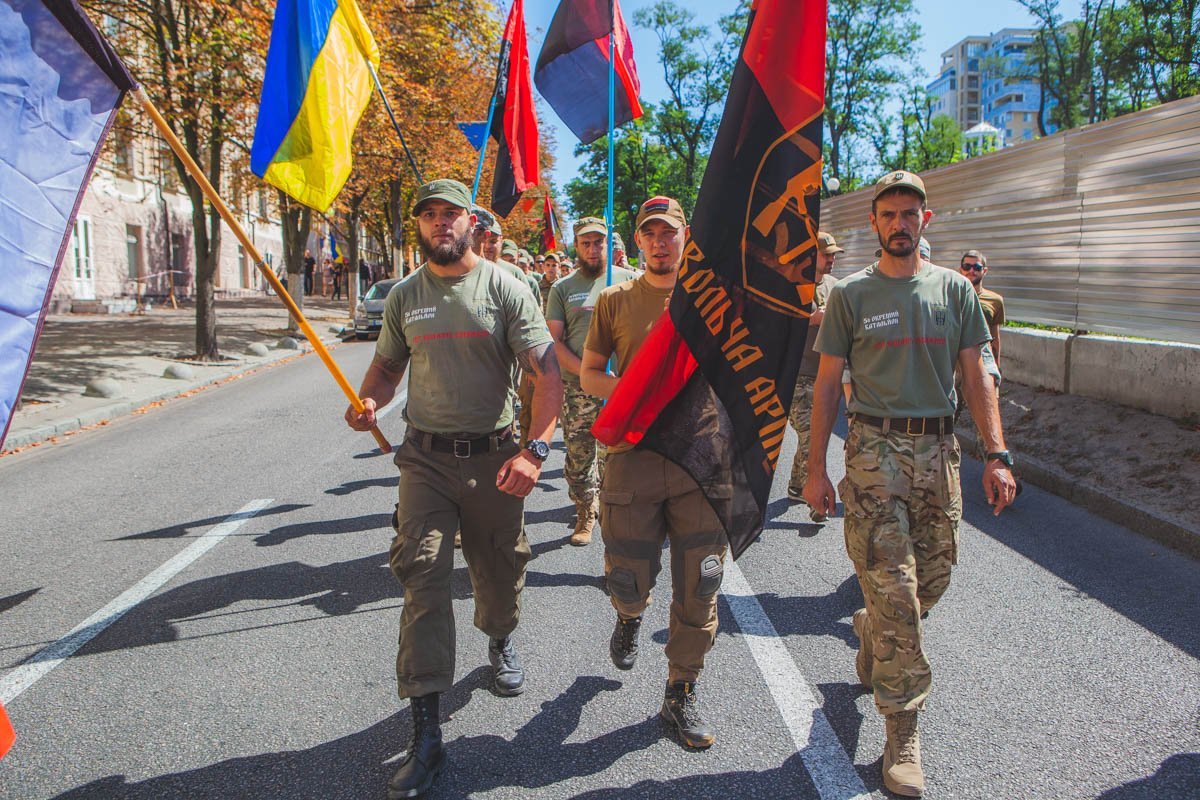 Во время шествия чувствовалась патриотичная и дружественная атмосфера Во время шествия чувствовалась патриотичная и дружественная атмосфера