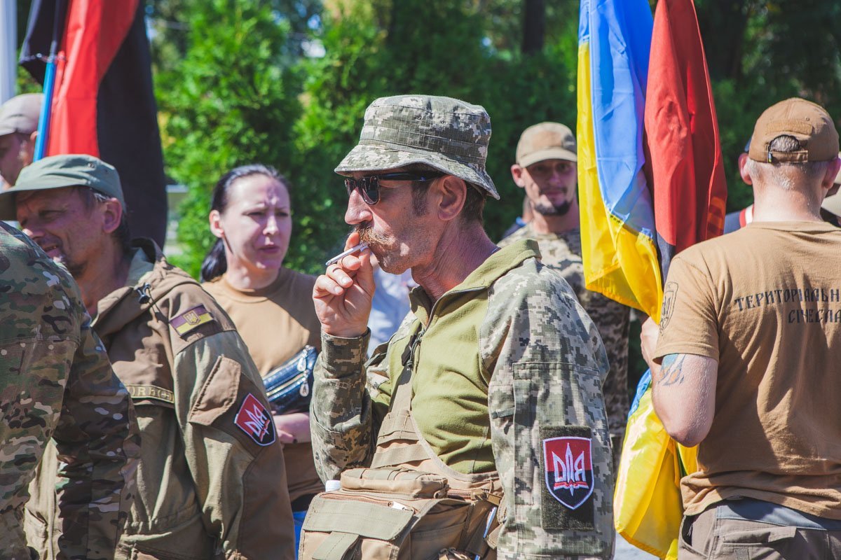 После марша участники не спешили расходиться  После марша участники не спешили расходиться