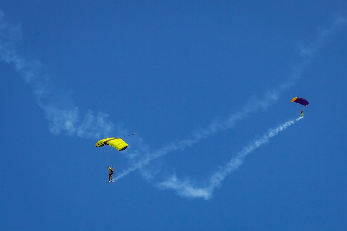 Все присутствующие могли насладиться трехчасовым авиашоу «Вільне небо» Все присутствующие могли насладиться трехчасовым авиашоу «Вільне небо»