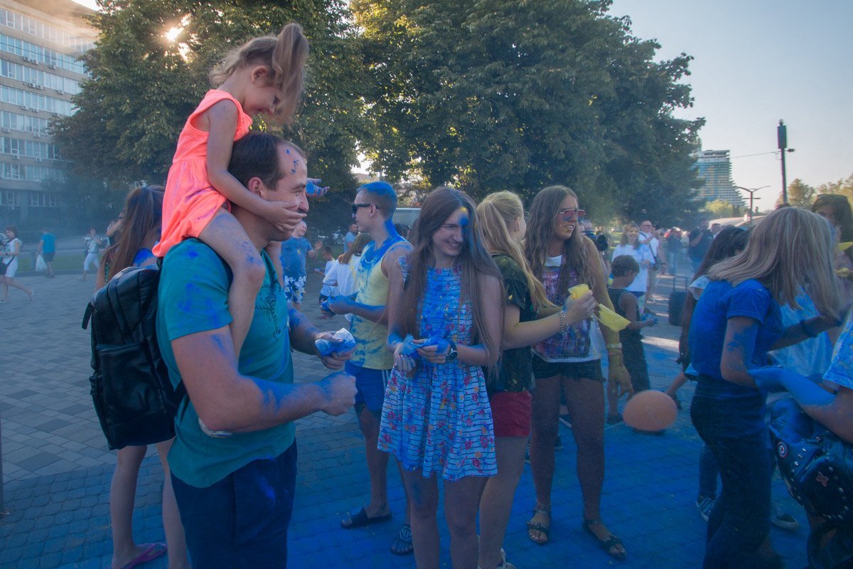 Набережную на какое-то время окутала дымка Набережную на какое-то время окутала дымка