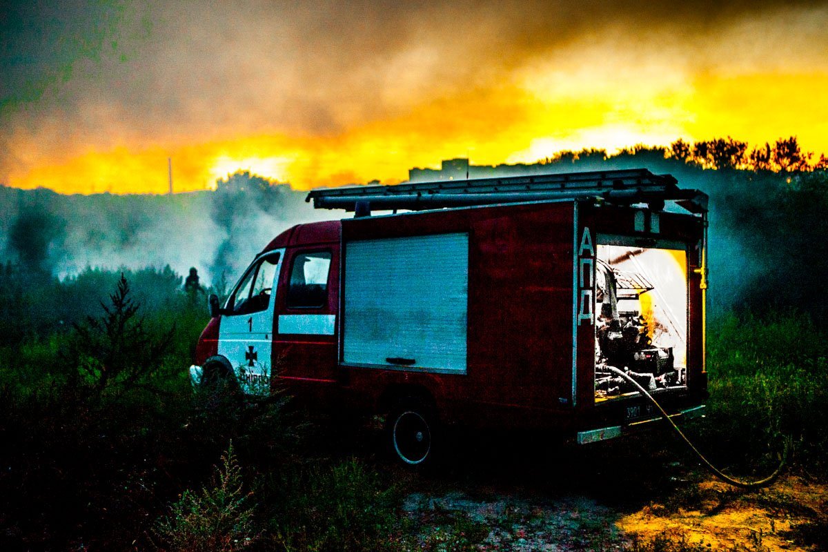 На место прибыла бригада ГСЧС На место прибыла бригада ГСЧС