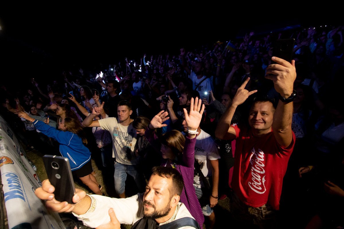 Поселок Шевченко не спал в эту ночь