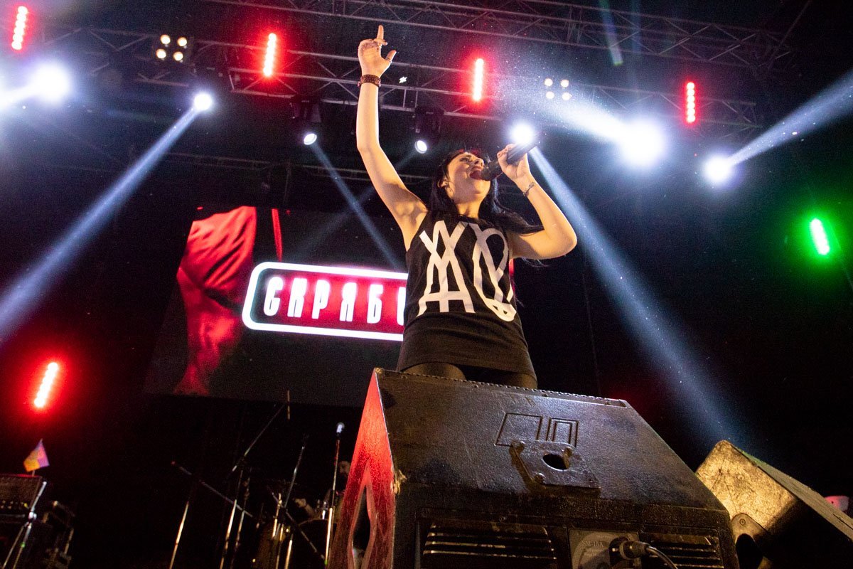 Ольга Лизгунова - бэк-вокалистка группы