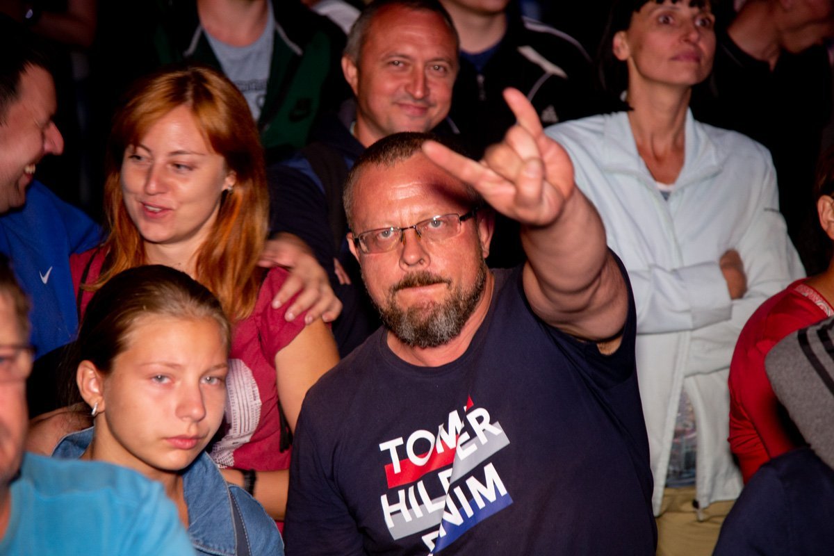 Покажем этому поселку, что такое рок