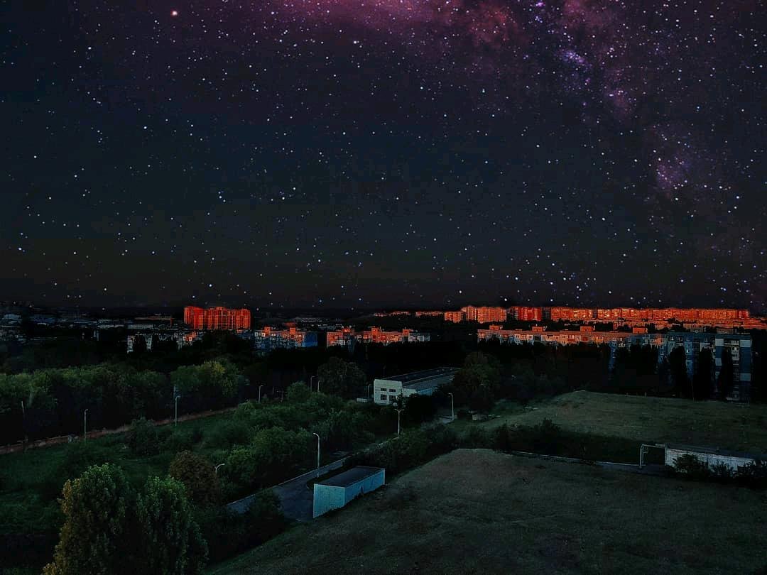 Небо, усыпанное звездами. Фото: dimaskin007