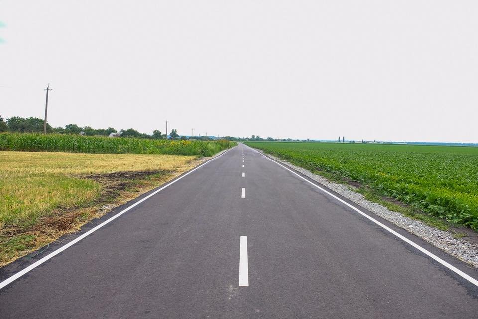 Разметка, обочины и идеальное покрытие - такими скоро будут все дороги области