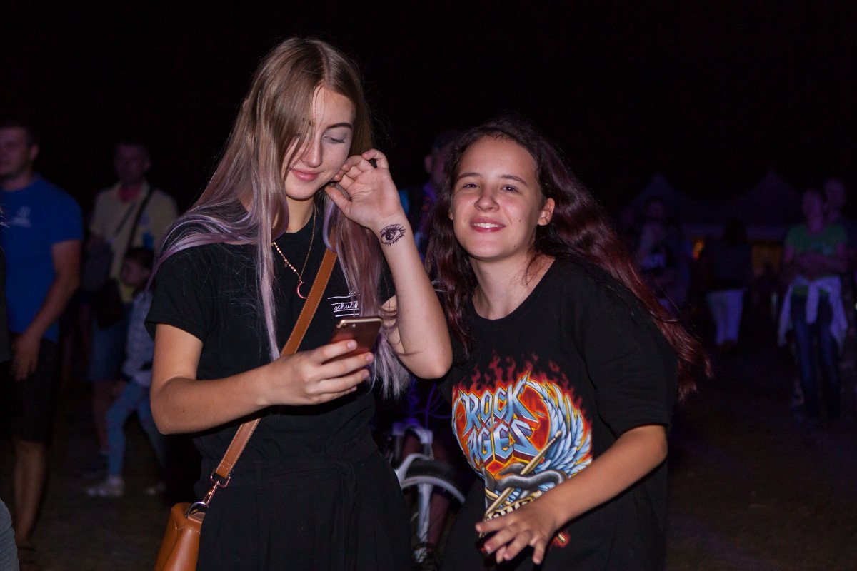 На рок-концерт нужно одеваться правильно На рок-концерт нужно одеваться правильно