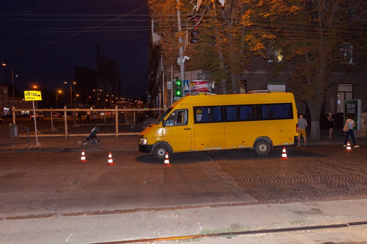 Авария произошла на перекрестке улицы Шмидта и проспекта Дмитрия Яворницкого