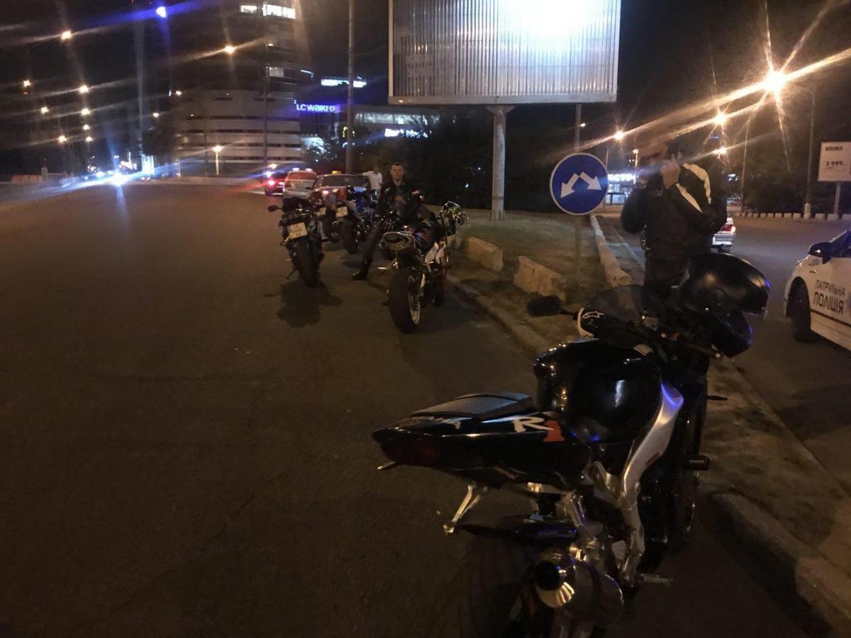 В результате аварии пострадал водитель мотоцикла В результате аварии пострадал водитель мотоцикла