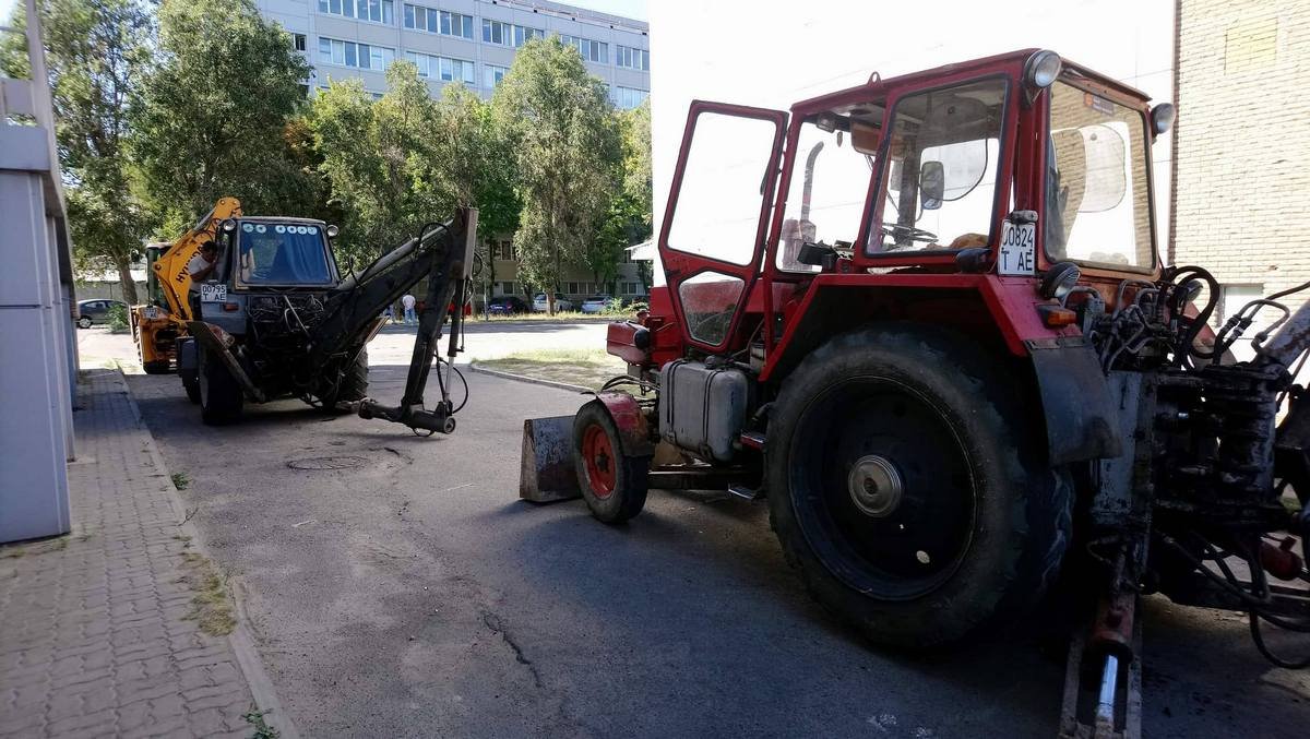 На месте работает техника На месте работает техника