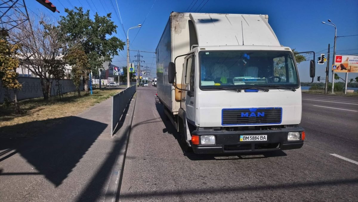 Авария произошла в районе перекрестка Набережной Заводской с проспектом Свободы Авария произошла в районе перекрестка Набережной Заводской с проспектом Свободы