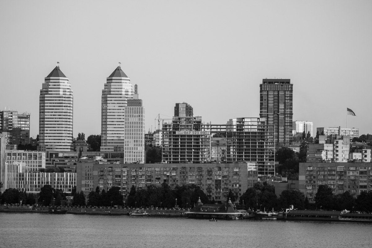 Качественная архитектура хороша и в сером цвете Качественная архитектура хороша и в сером цвете