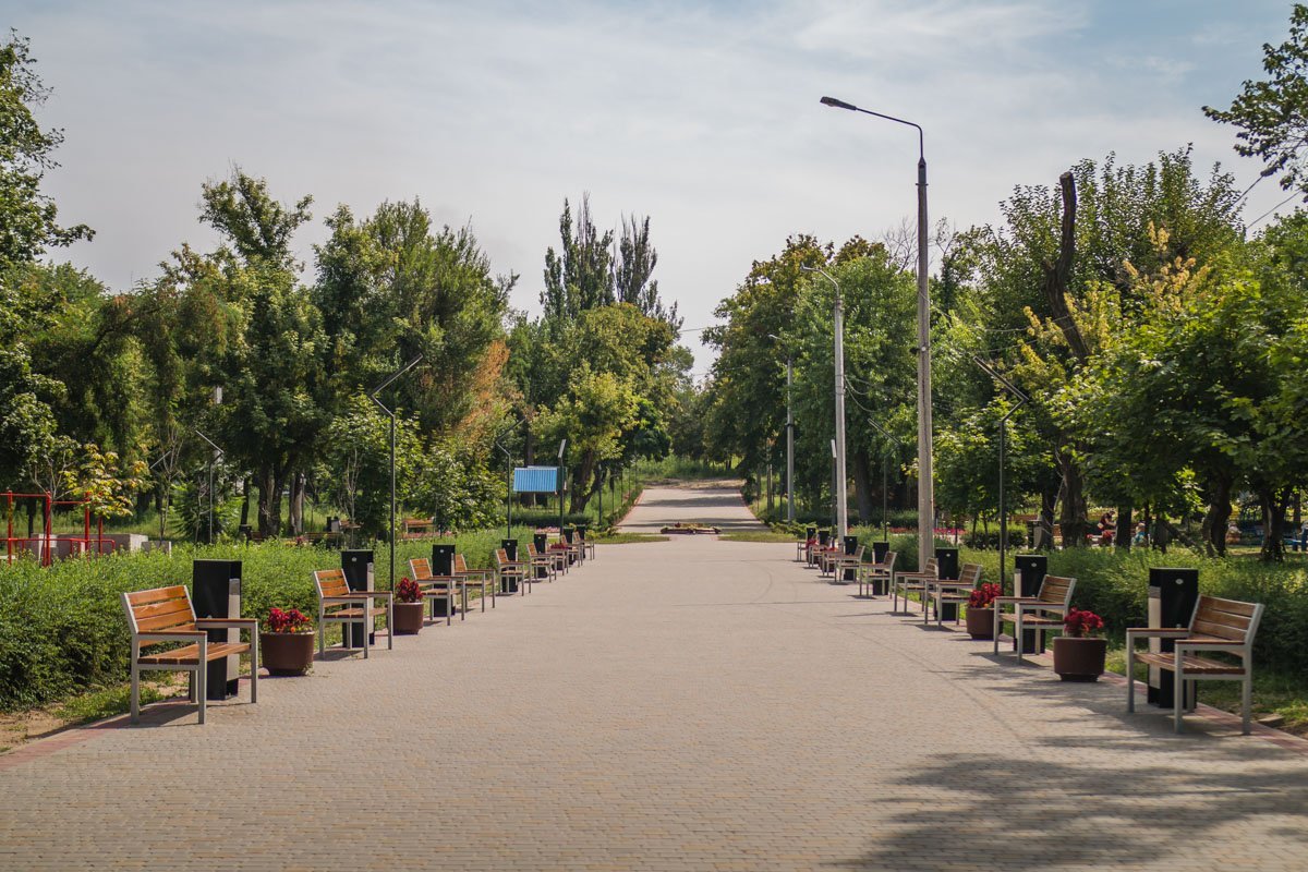 Молодежный парк сияет чистотой и свежестью