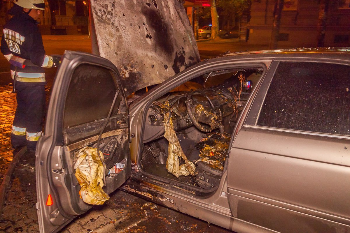 Автомобиль сильно пострадал
