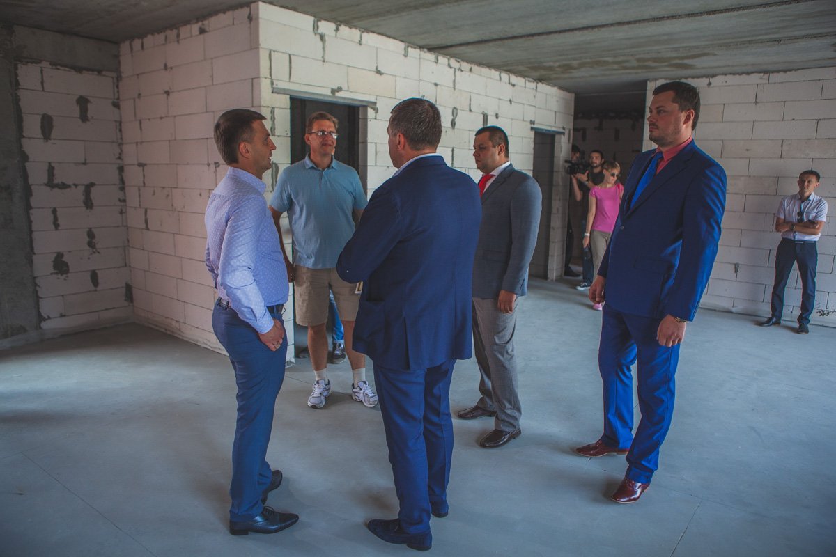 Впереди у них приятные хлопоты по ремонту Впереди у них приятные хлопоты по ремонту