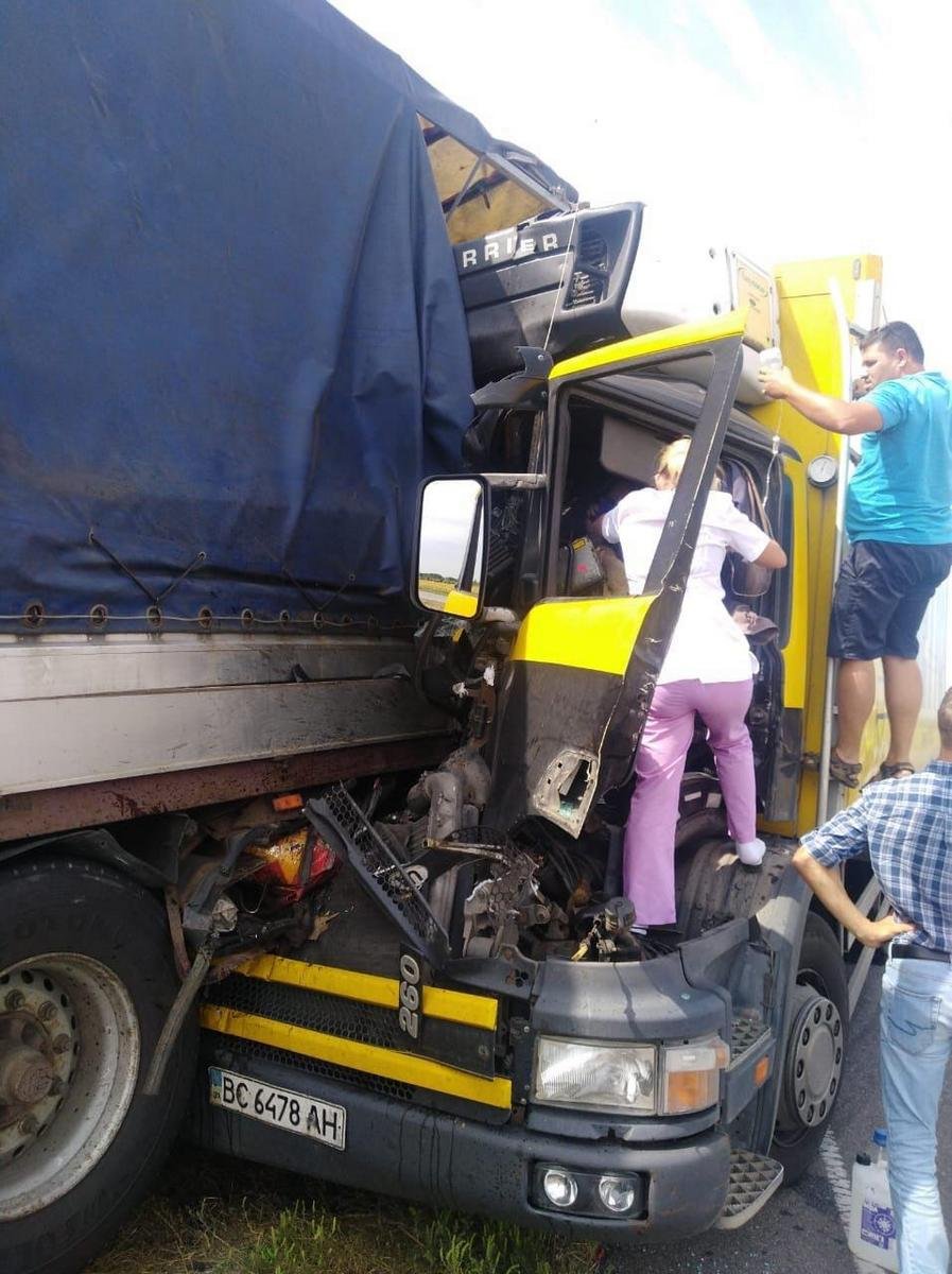 В результате происшествия погиб один из водителей