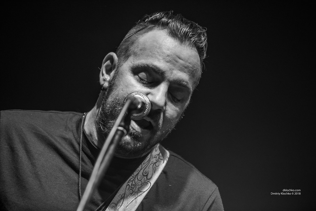 Канадский певец выступил сам, без своих музыкантов