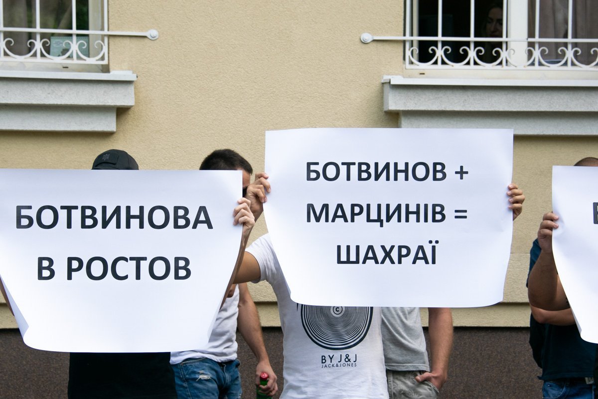 “Ботвинов — рейдер”: в Днепре депутата облсовета обвиняют в захвате здания 3