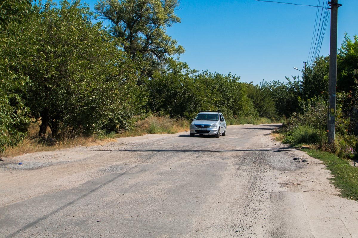 Кое-где дорога напоминает тропу