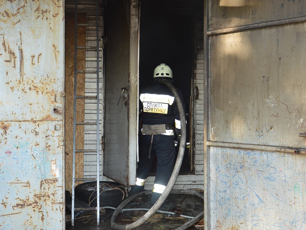 Очаг возгорания находился внутри помещения