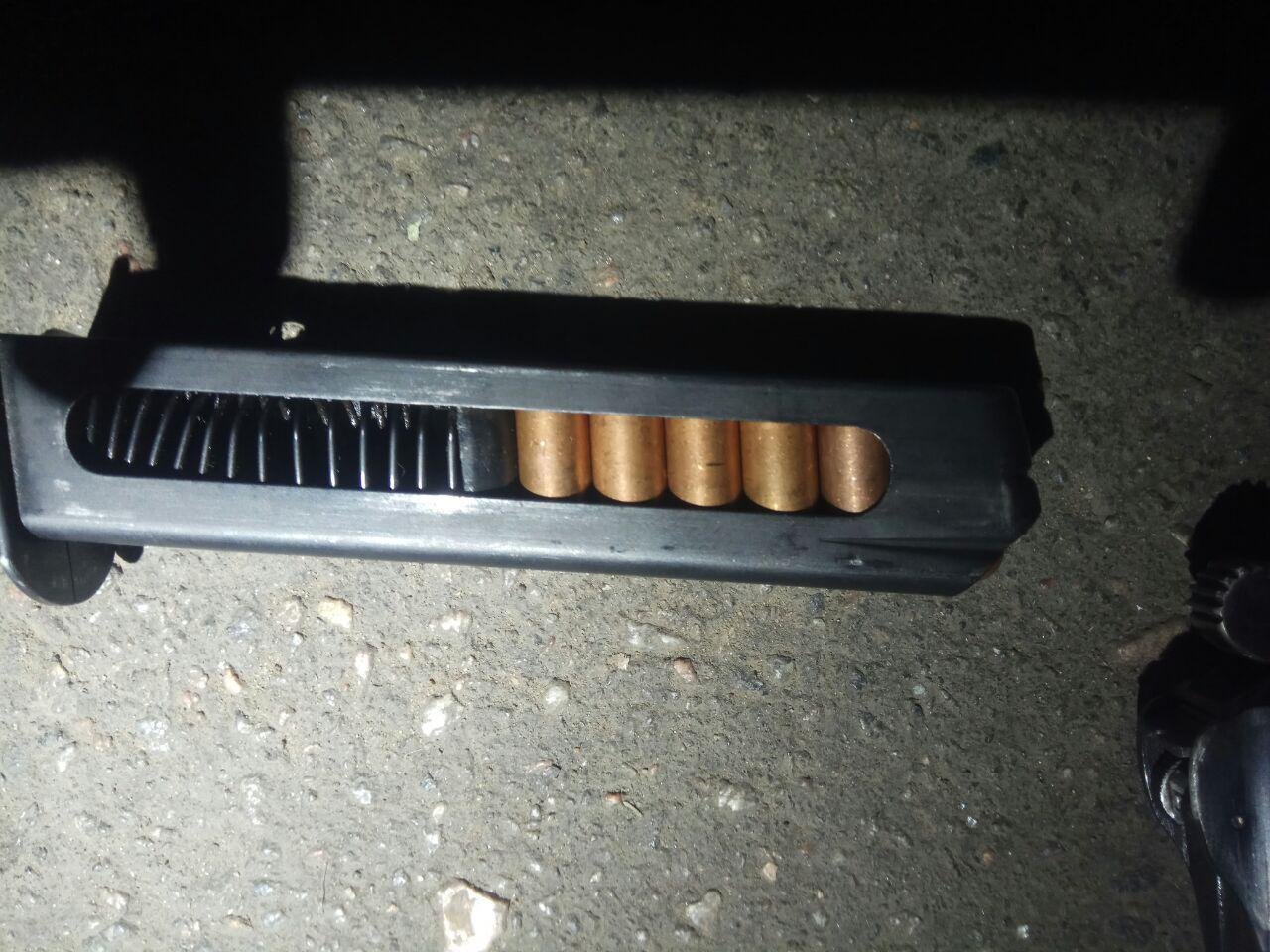 В магазине было 12 патронов