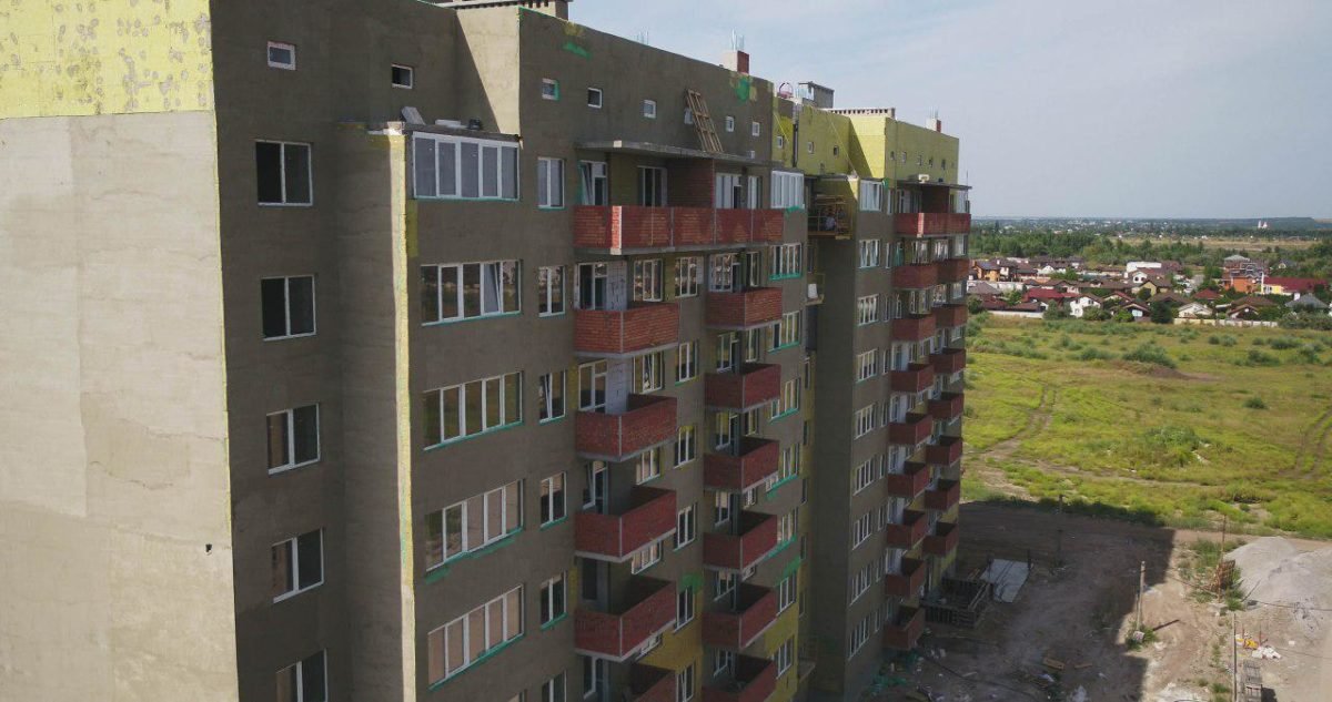 Ключи от квартир получат семьи, стоящие в очереди на жилье, и молодые специалисты, которые будут работать на территории громады