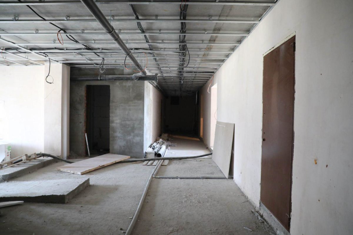 Внутри дом довольно просторный