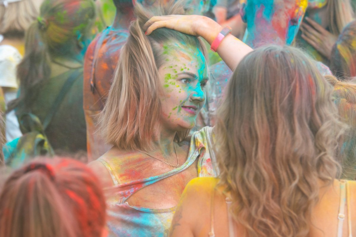 Днепр взорвался красками