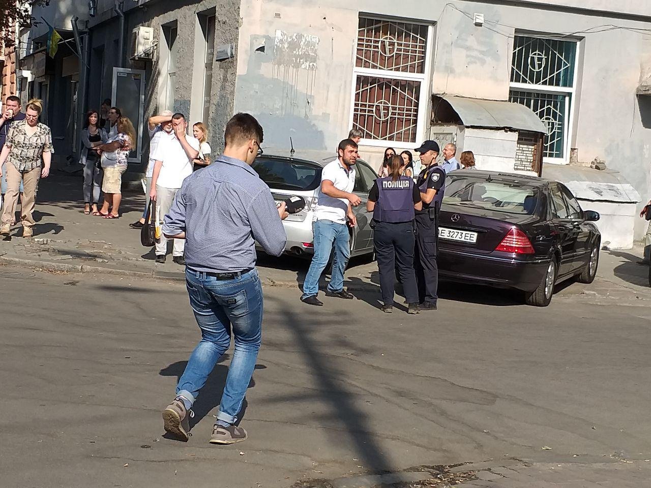 Водитель Mercedes