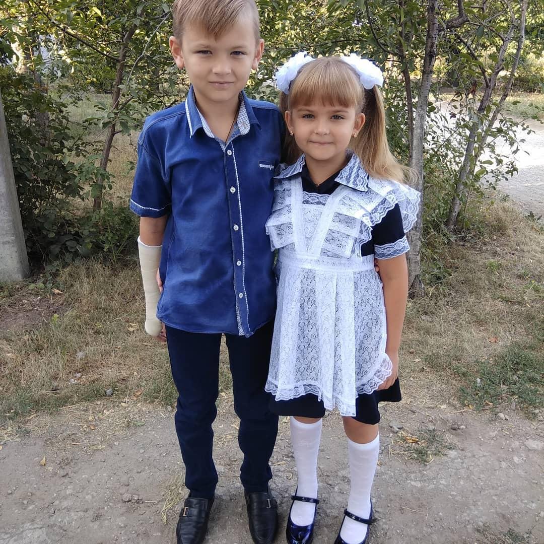 В сентябре можно не писать домашку, если у тебя травмирована правая рука