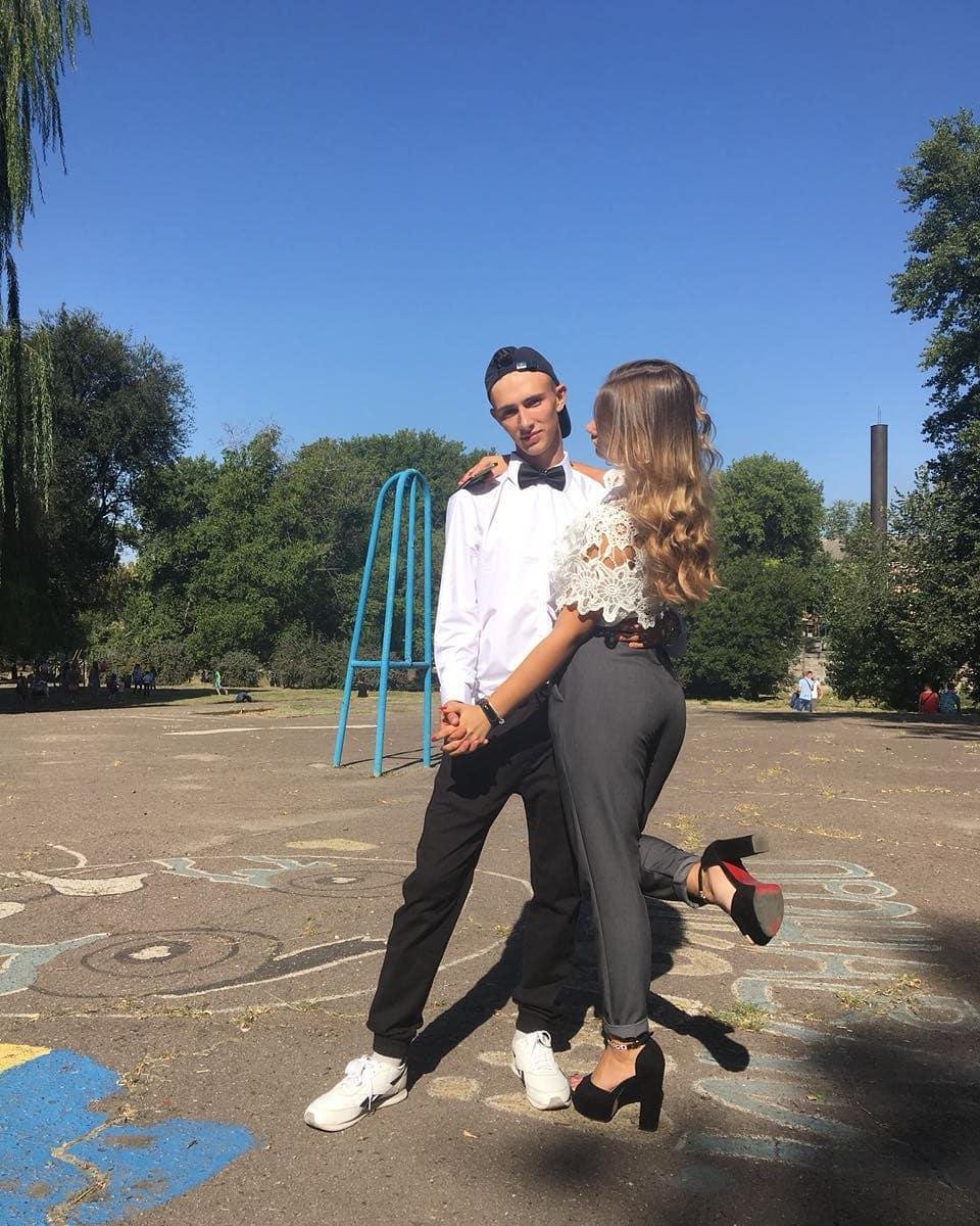 Если не успел постричься к празднику, надень кепку