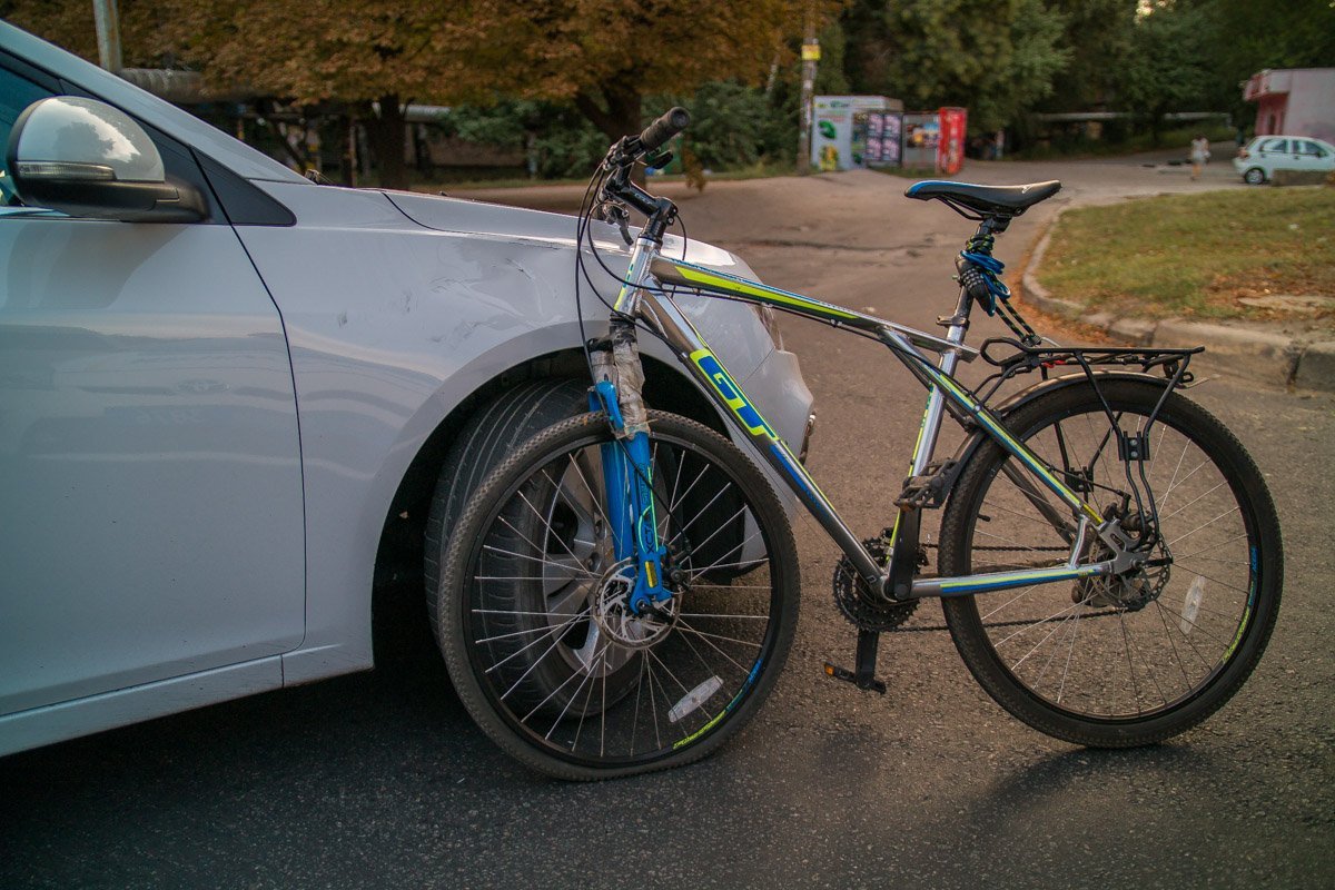 52-летнего мужчину забрала "скорая" в 16-ю больницу 52-летнего мужчину забрала "скорая" в 16-ю больницу