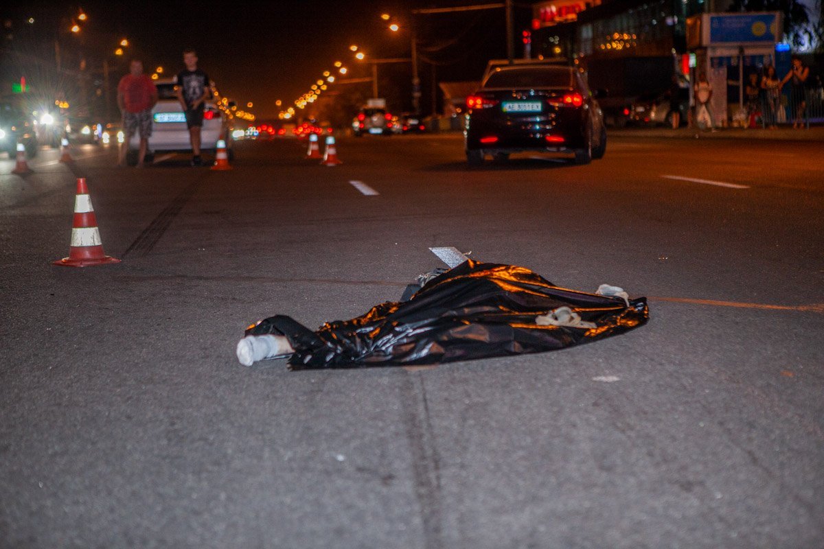 Переходил дорогу не на пешеходном переходе