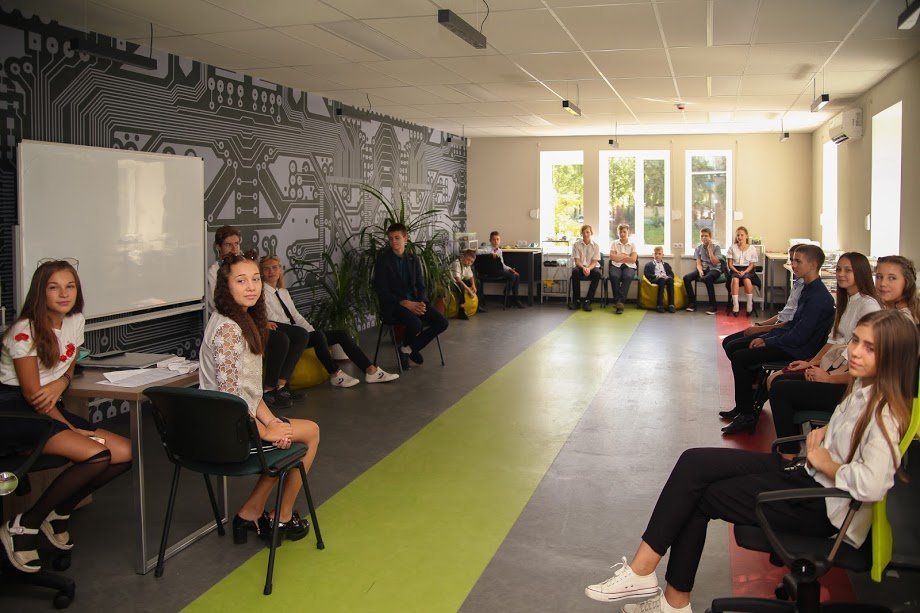 Открыли современную школу робототехники в Першотравенске – Валентин Резниченко 1