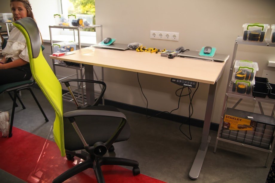 Открыли современную школу робототехники в Першотравенске – Валентин Резниченко 4