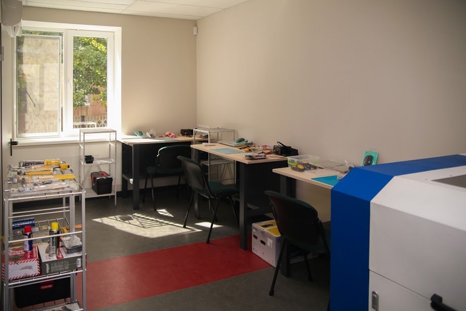 Открыли современную школу робототехники в Першотравенске – Валентин Резниченко 5