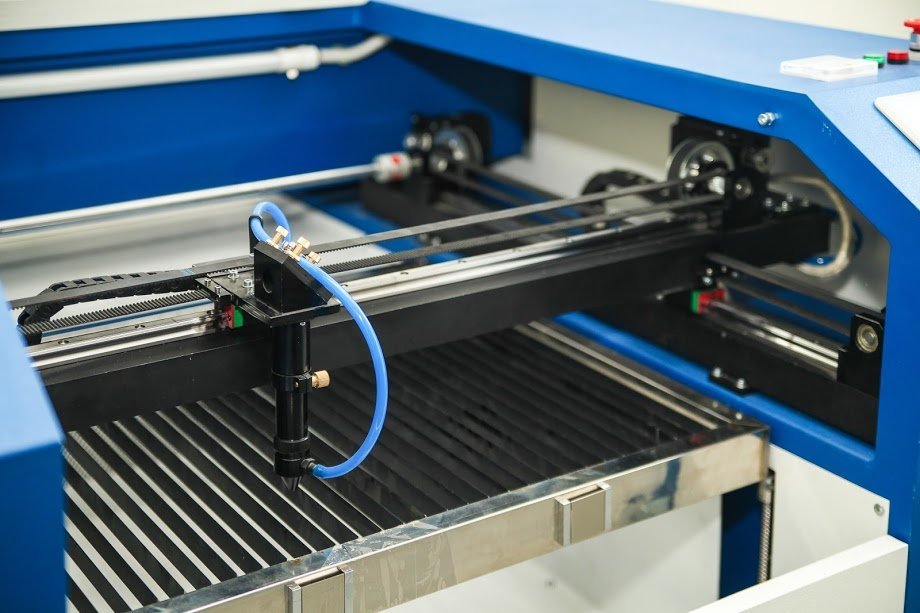 Открыли современную школу робототехники в Першотравенске – Валентин Резниченко 8