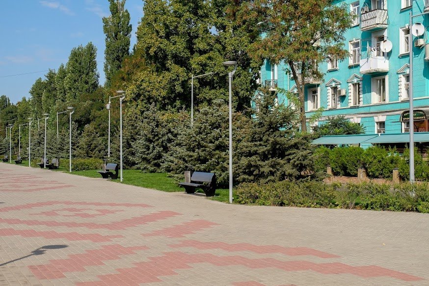 «Музыкальный» фонтан и японские сакуры: в Новомосковске завершают реконструкцию центральной площади города 5