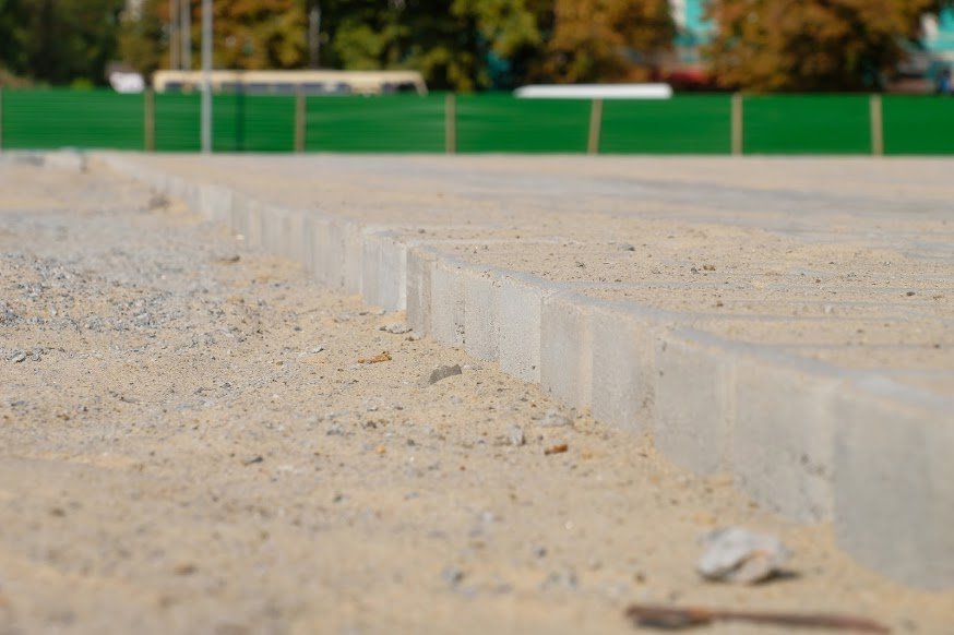 «Музыкальный» фонтан и японские сакуры: в Новомосковске завершают реконструкцию центральной площади города 9