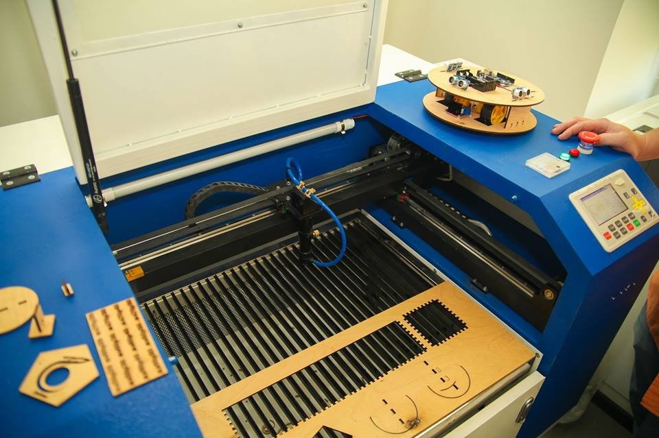 Новая школа оборудована современной техникой и даже 3D-принтером  Новая школа оборудована современной техникой и даже 3D-принтером