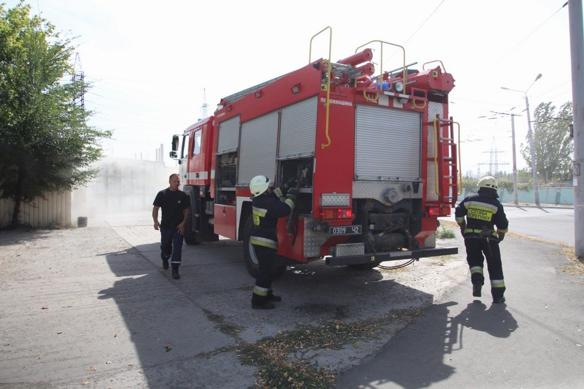 На месте работала бригада спасателей На месте работала бригада спасателей