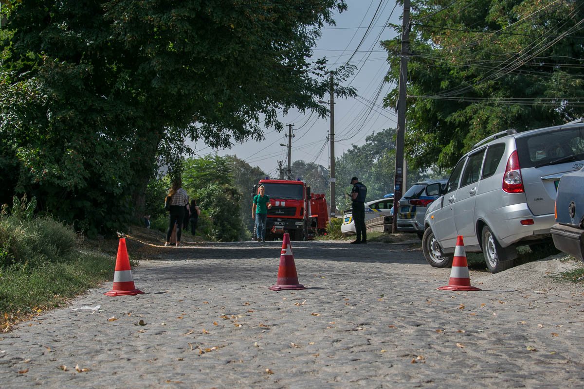 Дабы не подвергать людей опасности, дорогу перекрыли Дабы не подвергать людей опасности, дорогу перекрыли