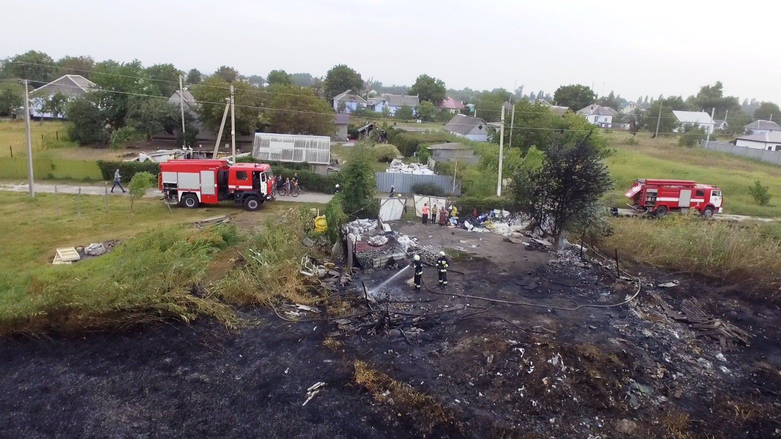 6 сентября, в 18:00 загорелся камыш на переулке Дмитренко 6 сентября, в 18:00 загорелся камыш на переулке Дмитренко